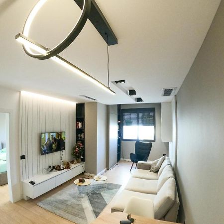 Roza'S Apartment Tirana Center エクステリア 写真