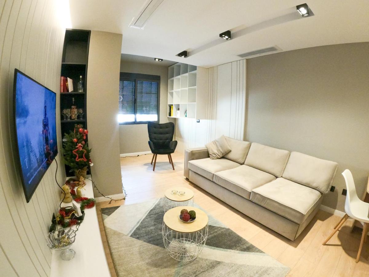 Roza'S Apartment Tirana Center エクステリア 写真