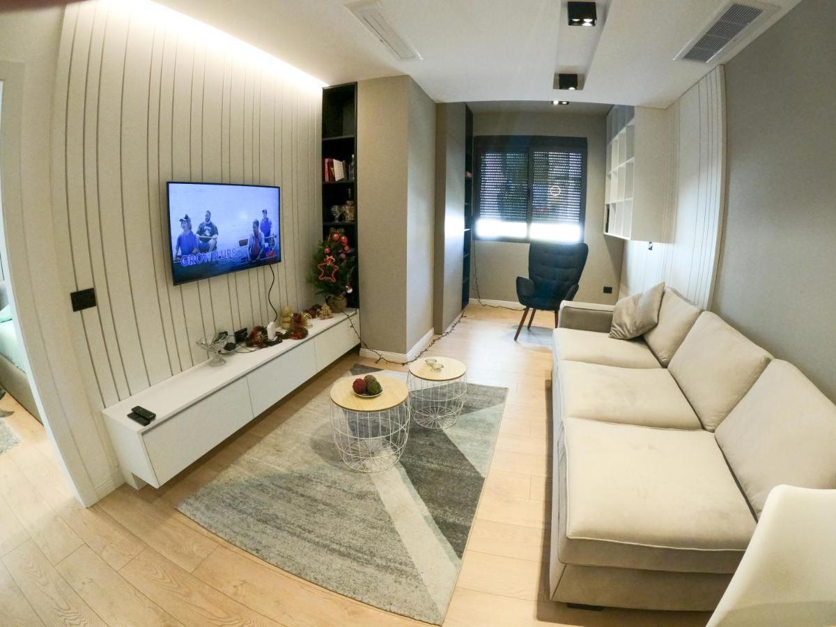 Roza'S Apartment Tirana Center エクステリア 写真