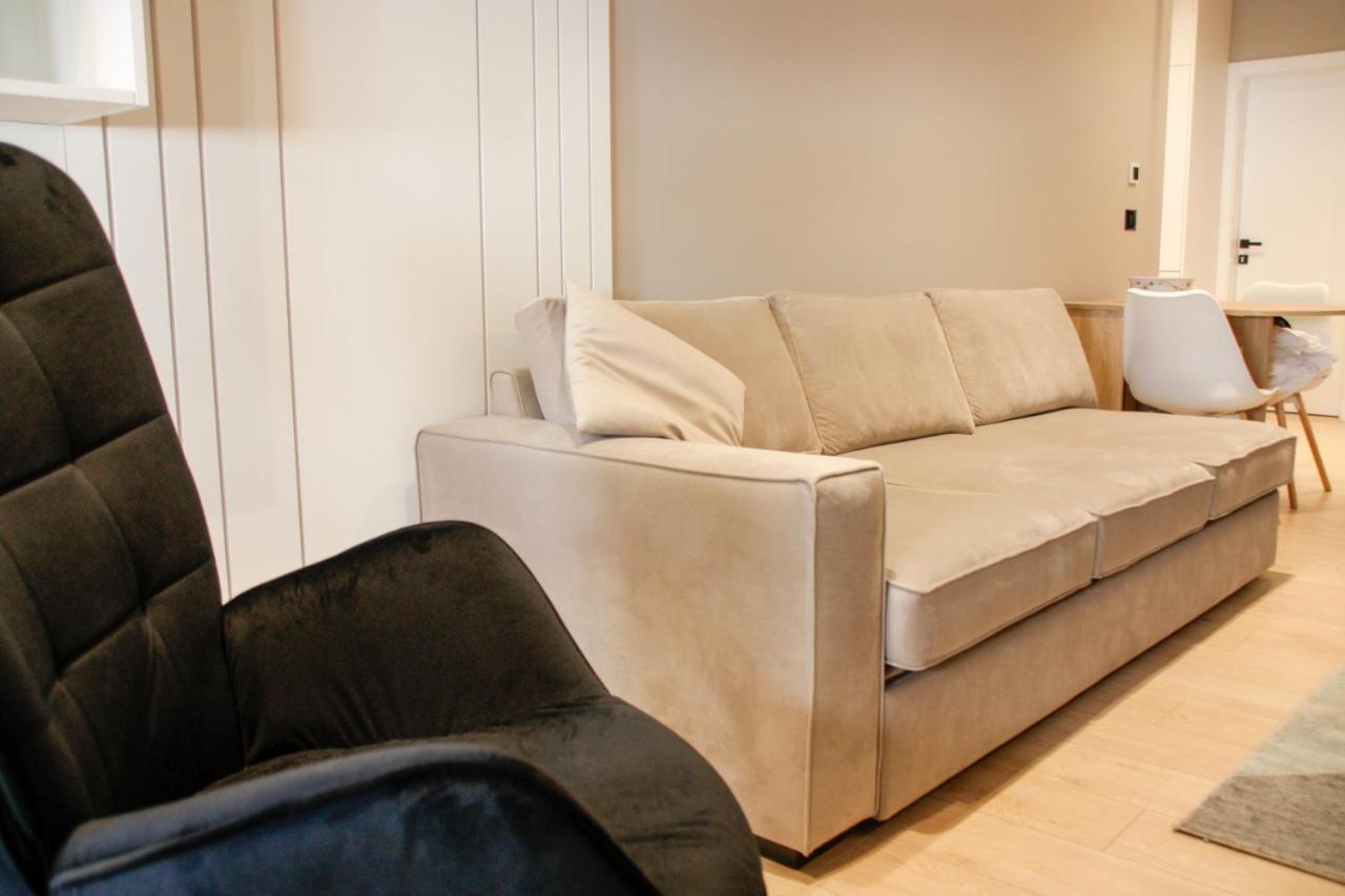 Roza'S Apartment Tirana Center エクステリア 写真