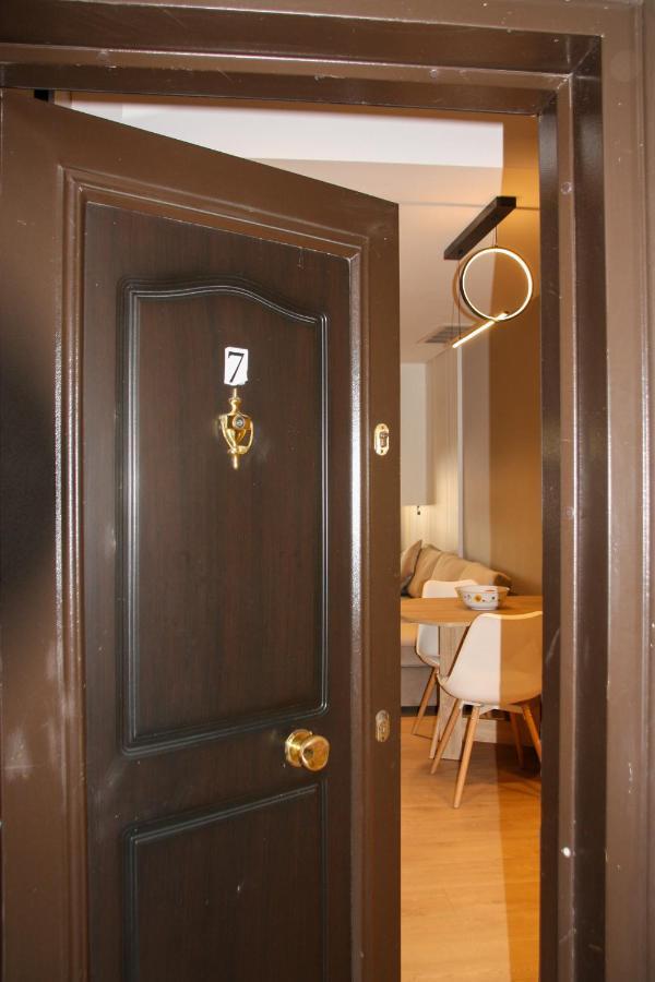 Roza'S Apartment Tirana Center エクステリア 写真
